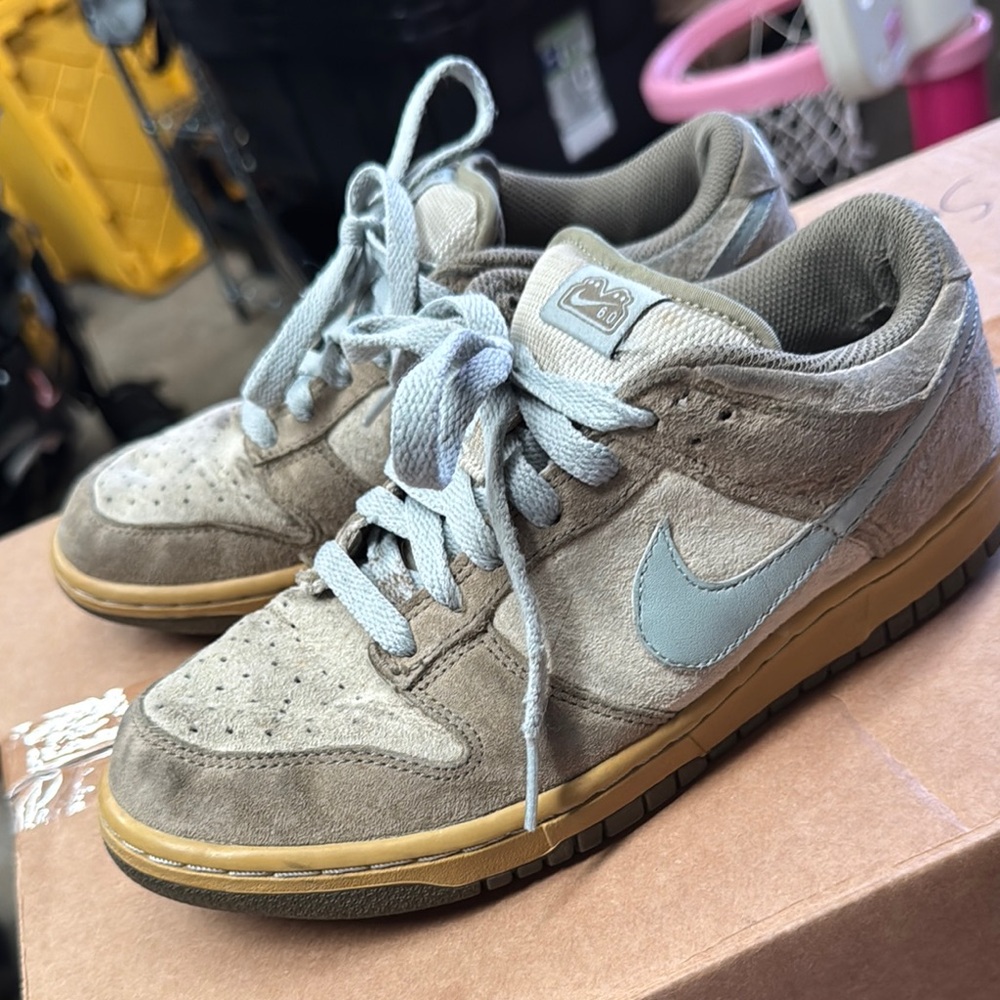 Used Nike SB 6.0 dunks Gray and Blue Sneakers Classic Low-Top Design